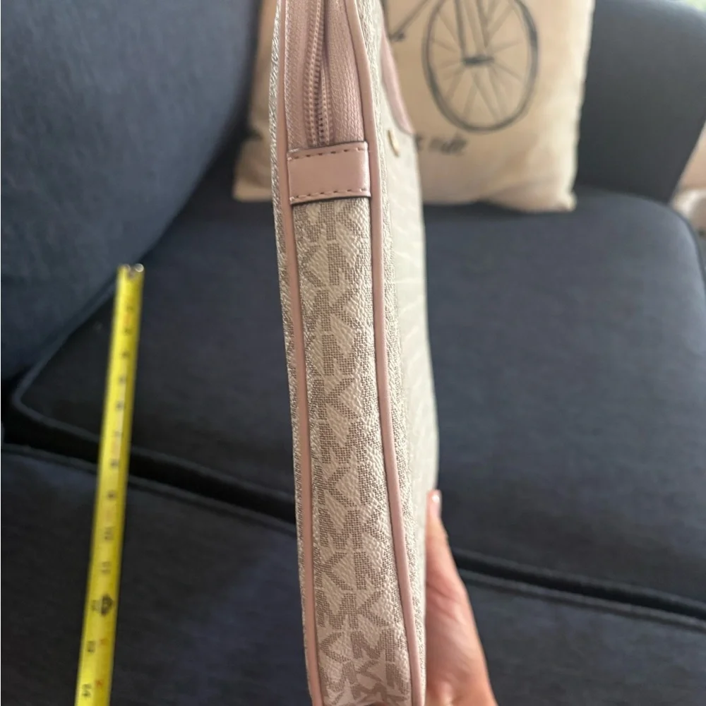 Michael Kors 14inch